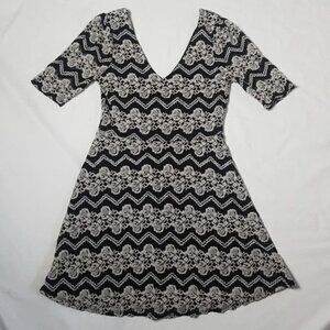 Everly Medium black &  ivory  Lace A flare Dress
